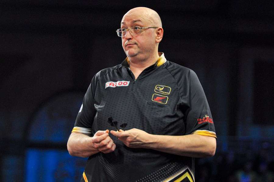 Andrew Gilding stuns Michael van Gerwen to win UK Open