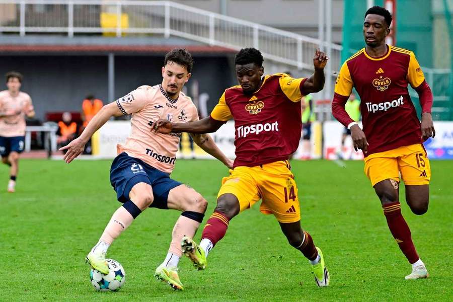 Samson Tijani in action for Dukla Prague