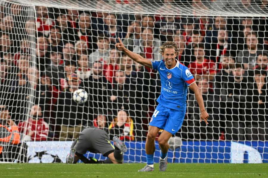 Marcos Llorente fez os dois gols do Atlético de Madrid