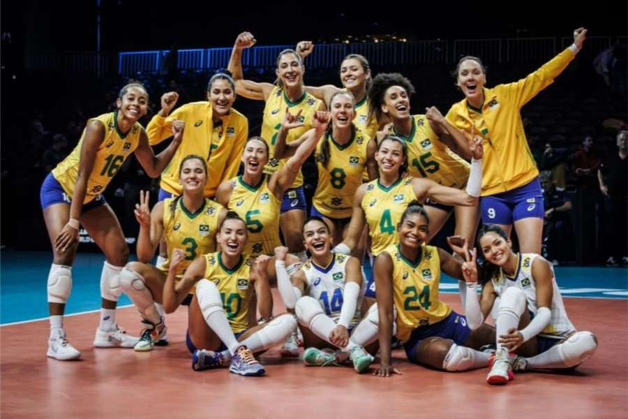 Brasil passeia sobre a Argentina e vence a 2ª no Mundial de vôlei