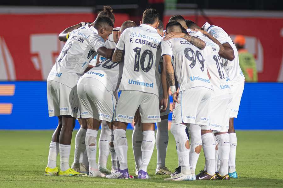 Grêmio ainda busca primeira vitória sob o comando de Mano Menezes