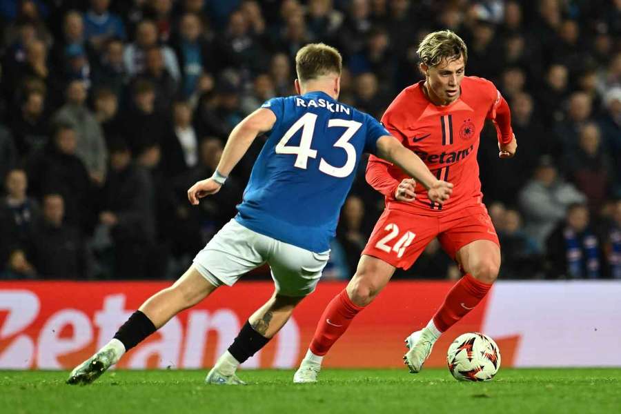 William Baeten, în timpul duelului Rangers - FCSB (4-0) din faza principală Europa League, sezonul trecut William Baeten, în timpul duelului Rangers - FCSB (4-0) din faza principală Europa League, sezonul trecut