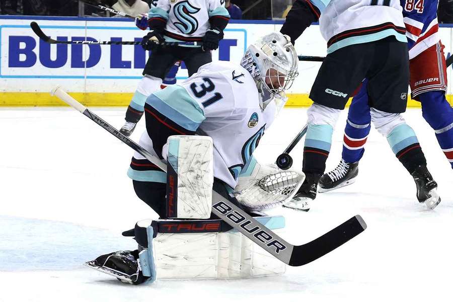 Philipp Grubauer ist in New York zu einem unverhofften und erfolgreichen Einsatz für die Seattle Kraken gekommen.