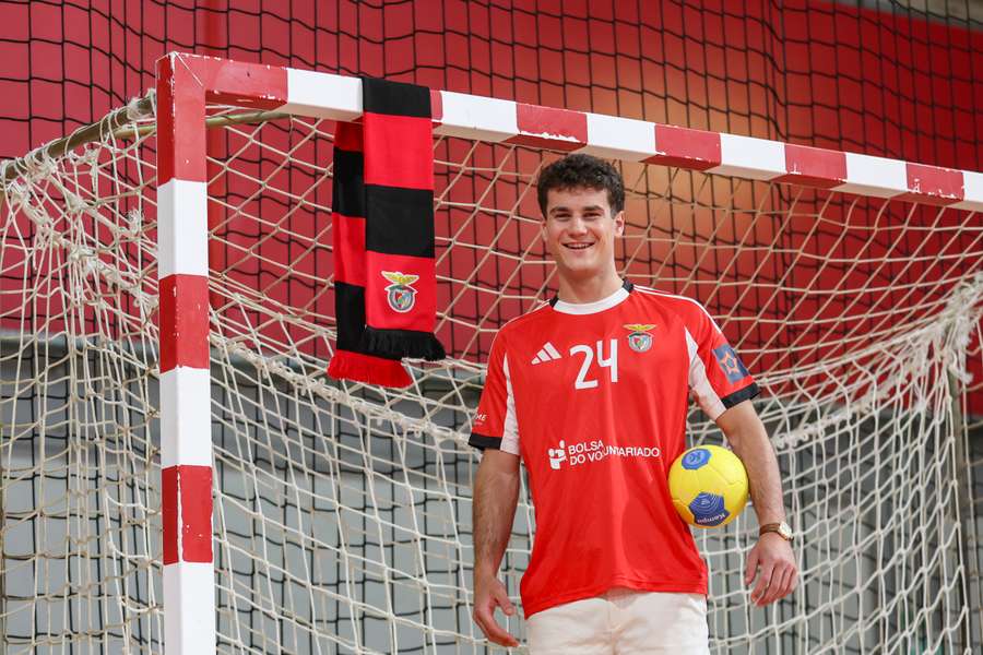 Ander Izquierdo acredita que o Benfica poderá vencer títulos na próxima época Ander Izquierdo acredita que o Benfica poderá vencer títulos na próxima época