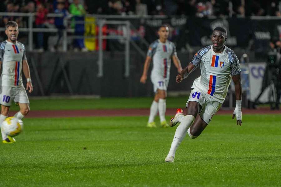 Înfrângere la scor pentru Steaua. Clasamentul din Liga 2 după șapte etape
