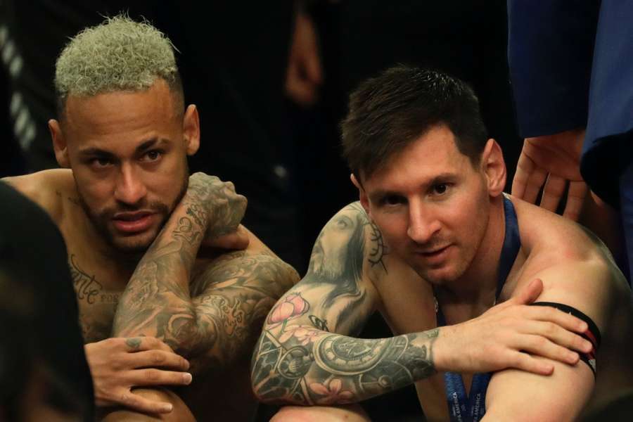 Foto de Messi e Neymar em 2021 foi citada por Scaloni Foto de Messi e Neymar em 2021 foi citada por Scaloni