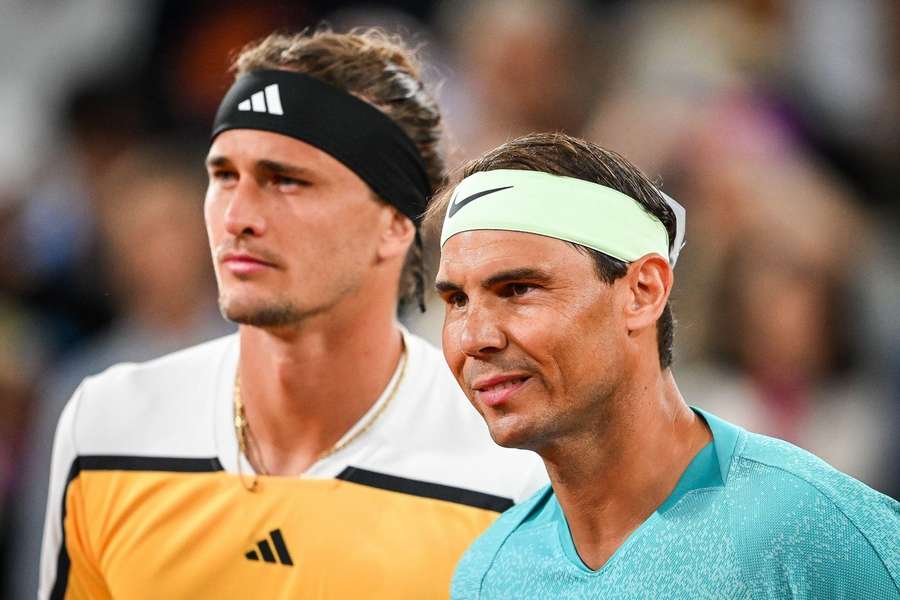 Zverev (l.) fügte Nadal dessen finale Niederlage bei den French Open zu