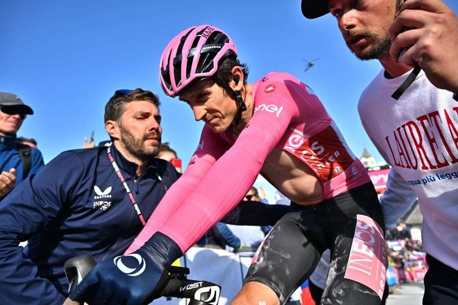 Geraint Thomas noemt aanstaande Giro-zege Roglic verdiend: 'Chapeau voor hem'