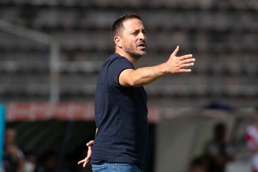 Treinador confiante em "grande resposta” do Santa Clara frente ao Vitória SC