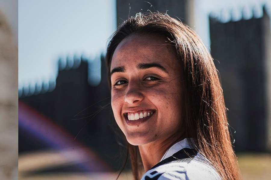 Maria Gaspar com as cores do Vitória SC