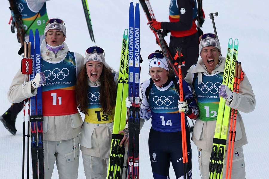 Igrzyska 2026/biathlon - dziewiąte miejsce polskiej sztafety mieszanej, wygrana Francji