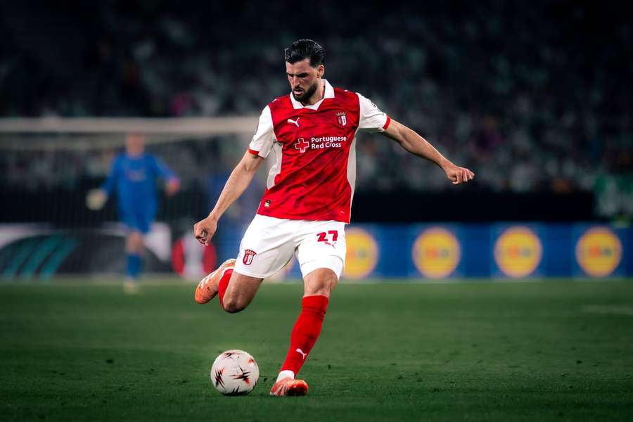 Florian Grillitsch acionou cláusula que lhe permitia deixar o SC Braga a custo zero Florian Grillitsch acionou cláusula que lhe permitia deixar o SC Braga a custo zero