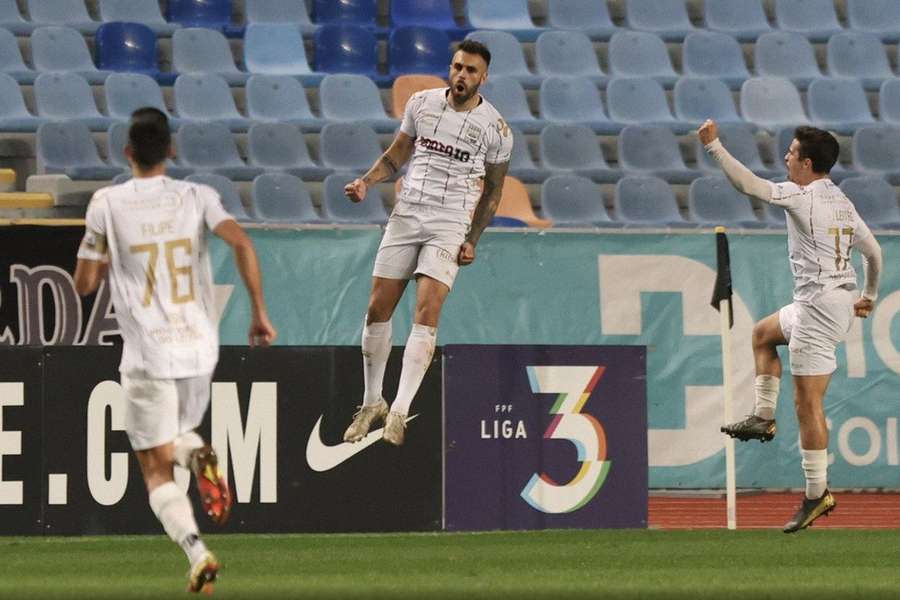 União de Leiria venceu Académica por 3-1 em Coimbra