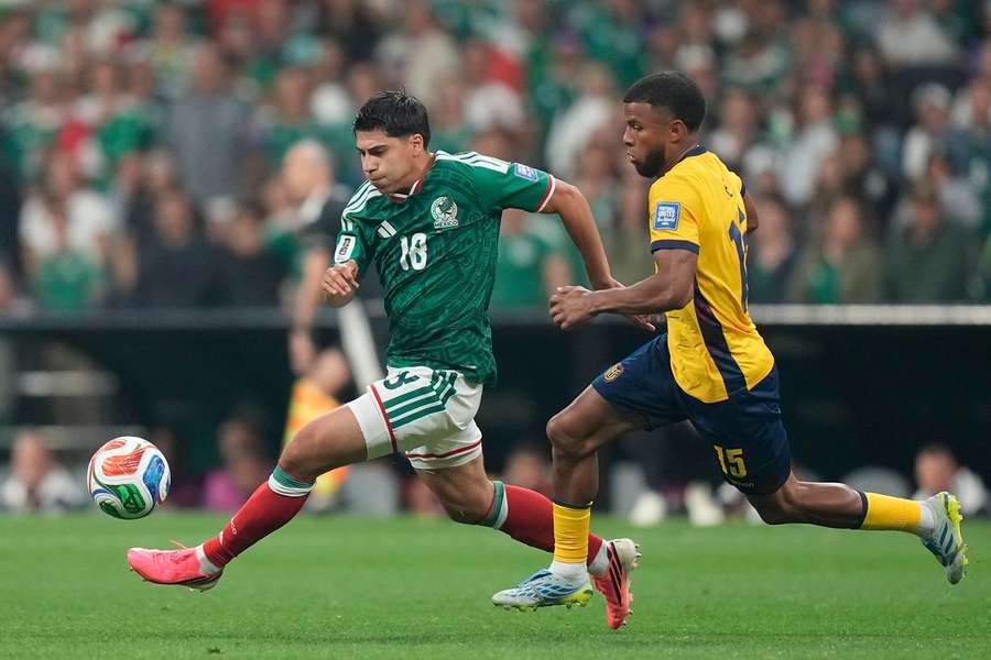 Mexicanul Vargas în duel cu Pedro Vite