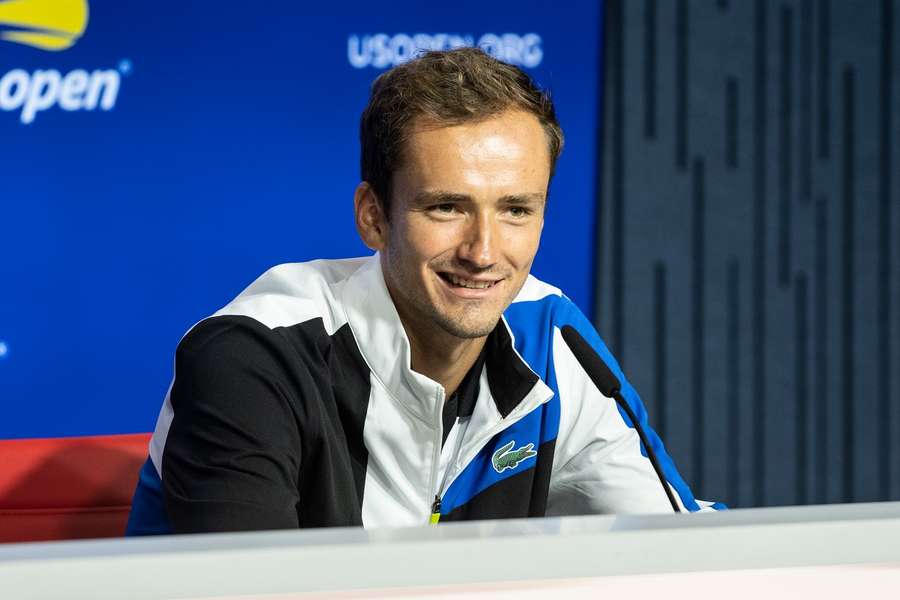Podle Daniila Medveděva je škoda, že se Djokovič nemůže US Open účastnit.