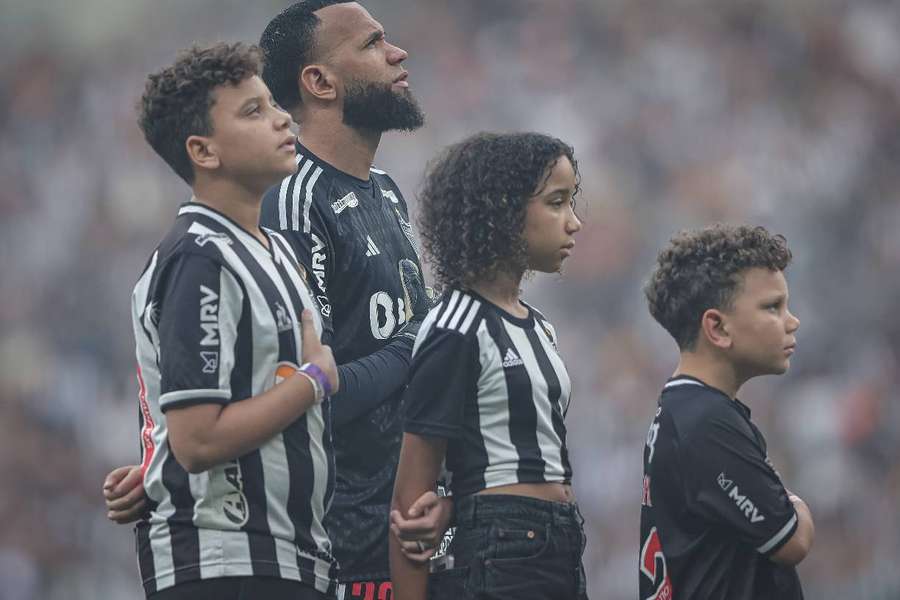 Everson lamentou condições do gramado do Mineirão