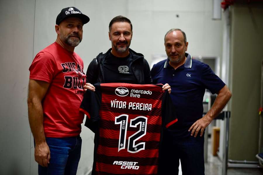 Vítor Pereira prepara-se para assumir o comando do Flamengo