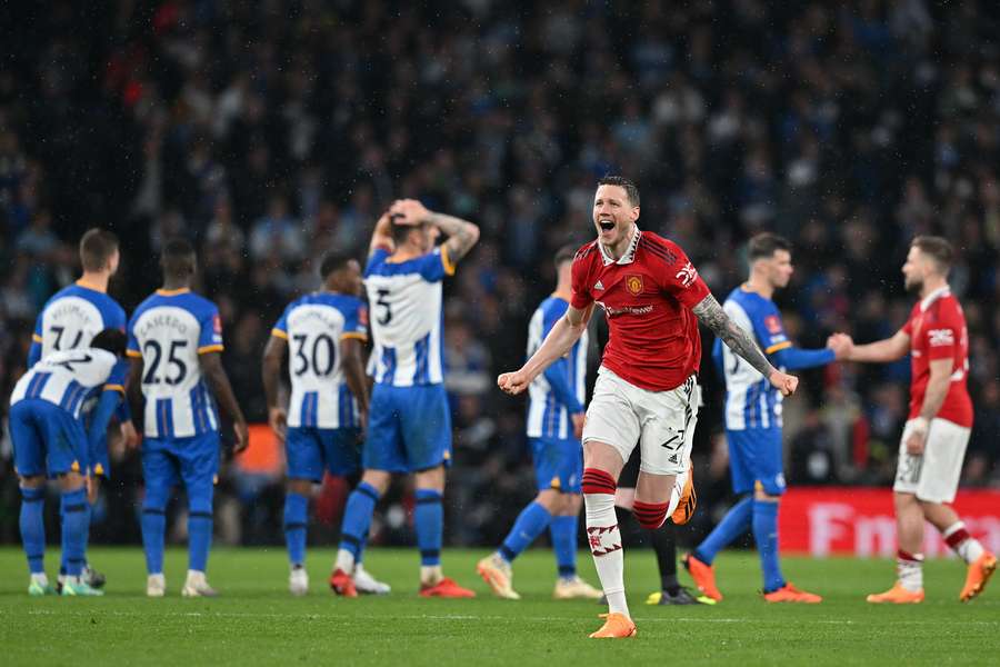Manchester United dotarł do finału FA Cup po zwycięstwie w rzutach karnych nad Brighton