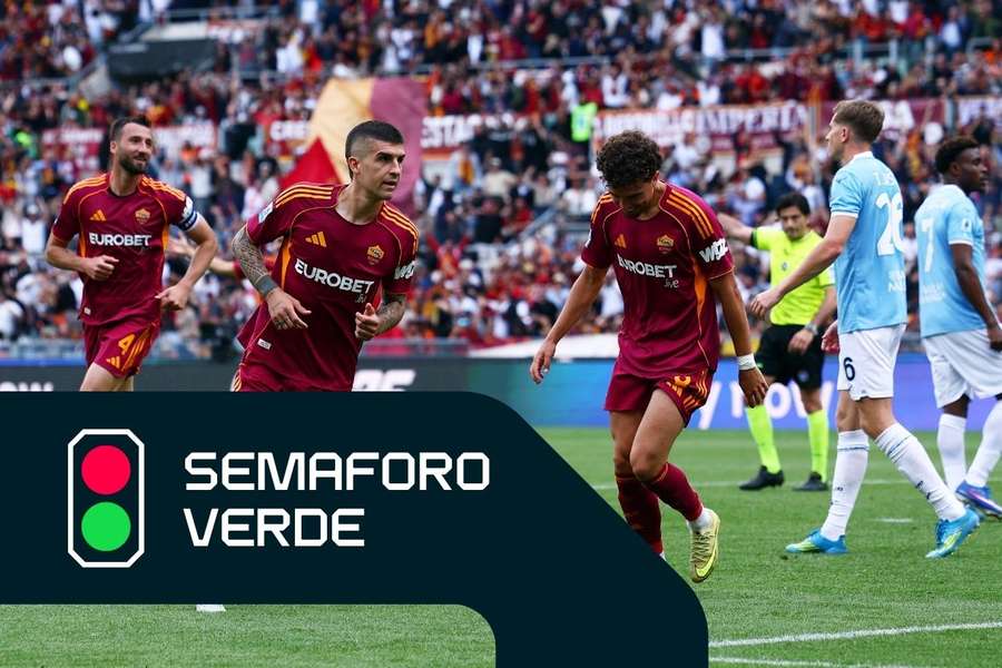 Mancini esulta dopo il secondo gol alla Lazio Mancini esulta dopo il secondo gol alla Lazio