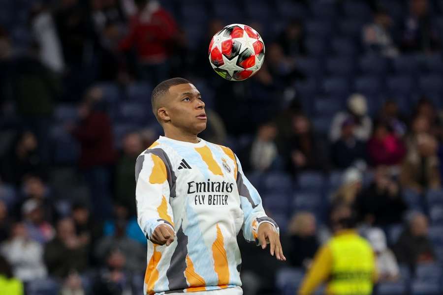 Real-Star Mbappe möchte direkt ins Achtelfinale einziehen Real-Star Mbappe möchte direkt ins Achtelfinale einziehen