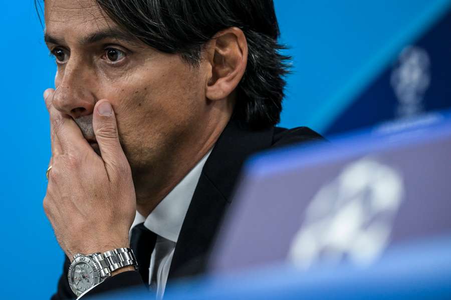 Inzaghi tijdens de persconferentie op 10 april