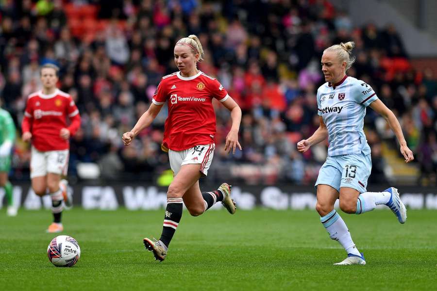 Jackie Groenen con la camiseta del Manchester United