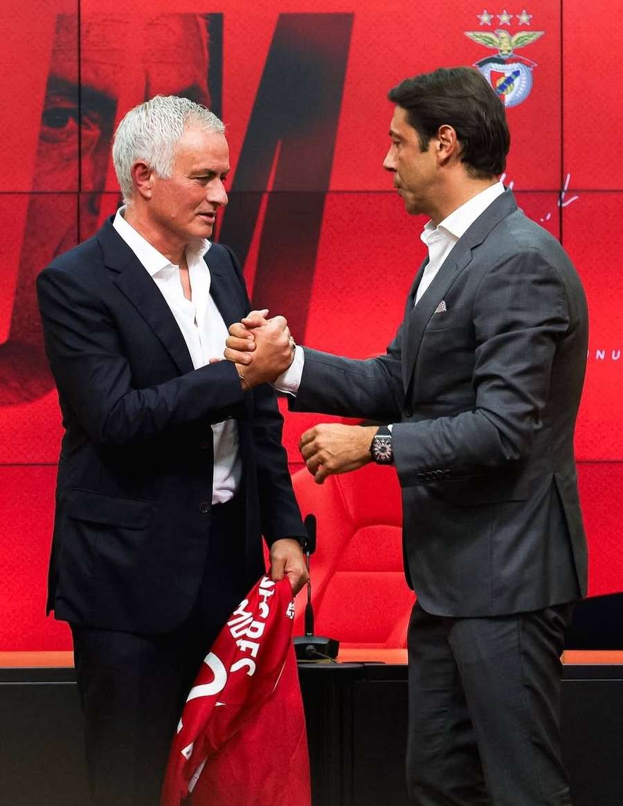 José Mourinho com Rui Costa na apresentação José Mourinho com Rui Costa na apresentação