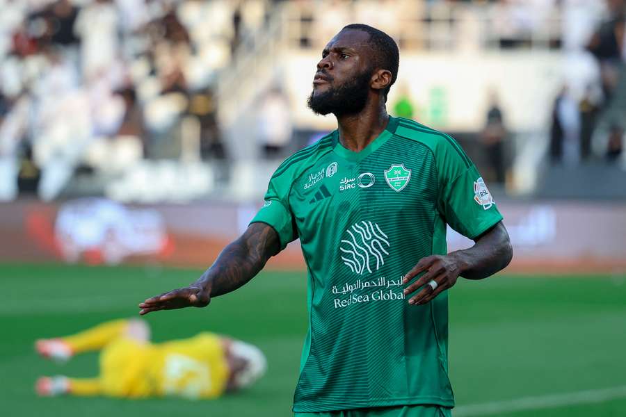Franck Kessié con la maglia dell'Al Ahli Franck Kessié con la maglia dell'Al Ahli