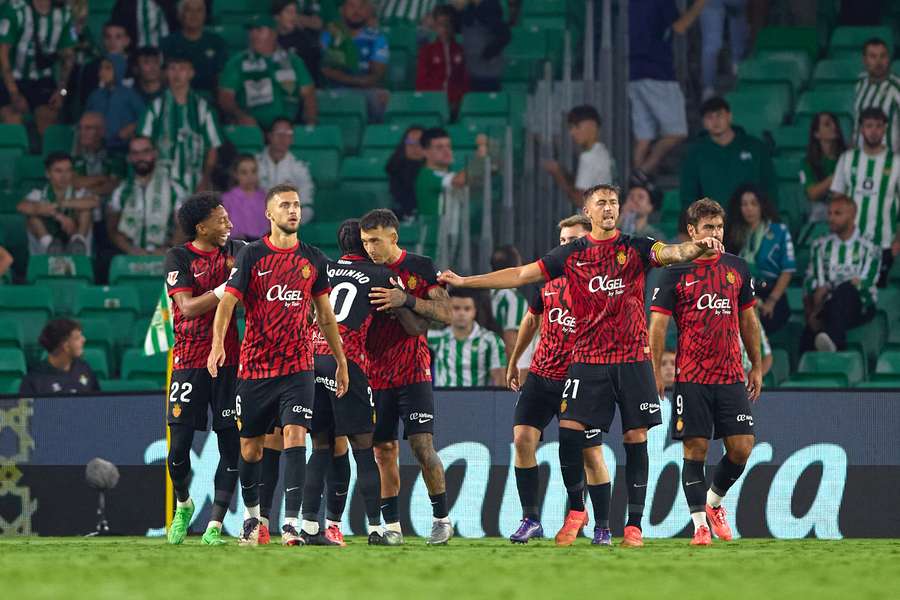 Los jugadores del Mallorca celebran su victoria ante el Betis