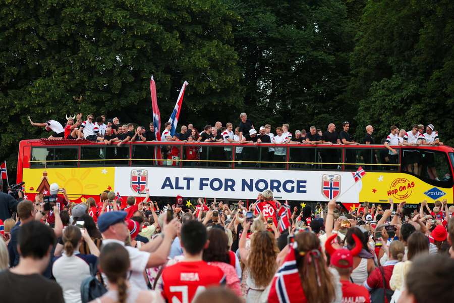 Accueil triomphal pour l'équipe de Norvège à Oslo Accueil triomphal pour l'équipe de Norvège à Oslo