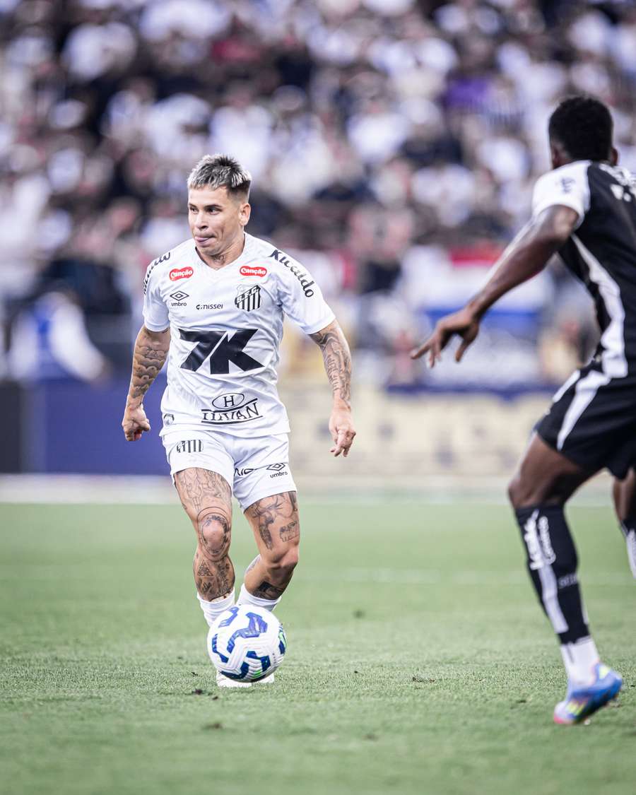 Soteldo em ação pelo Santos