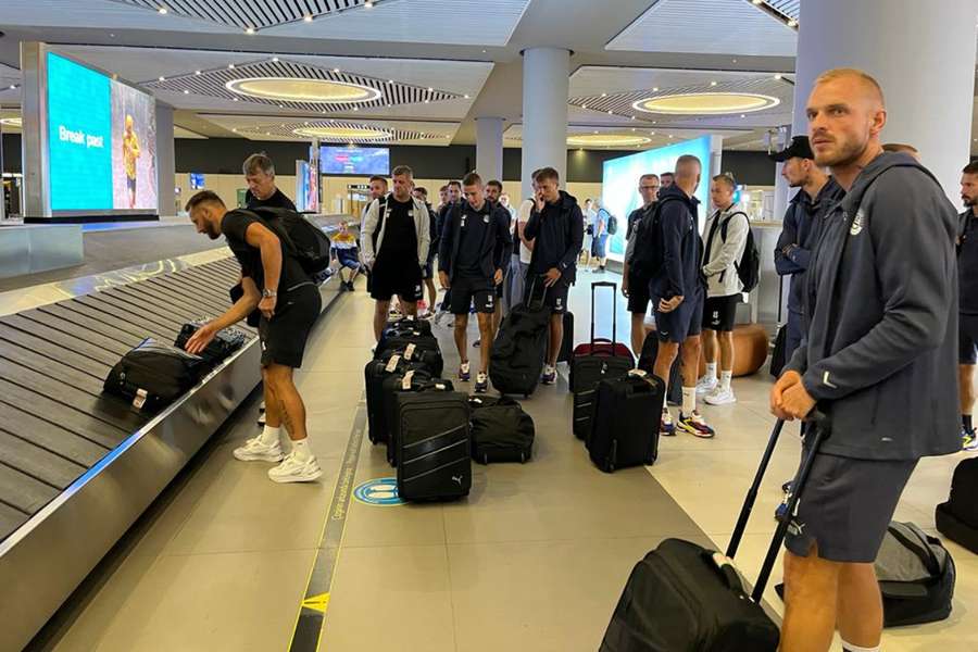 Fotbalisté Slovácka už měli dávno být ve Švédsku.
