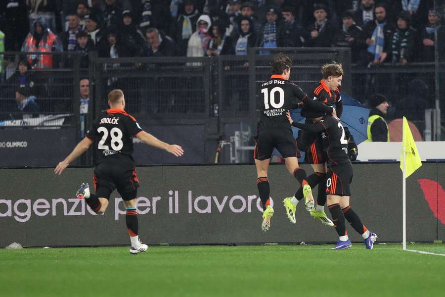 El Como, celebrando el primer gol