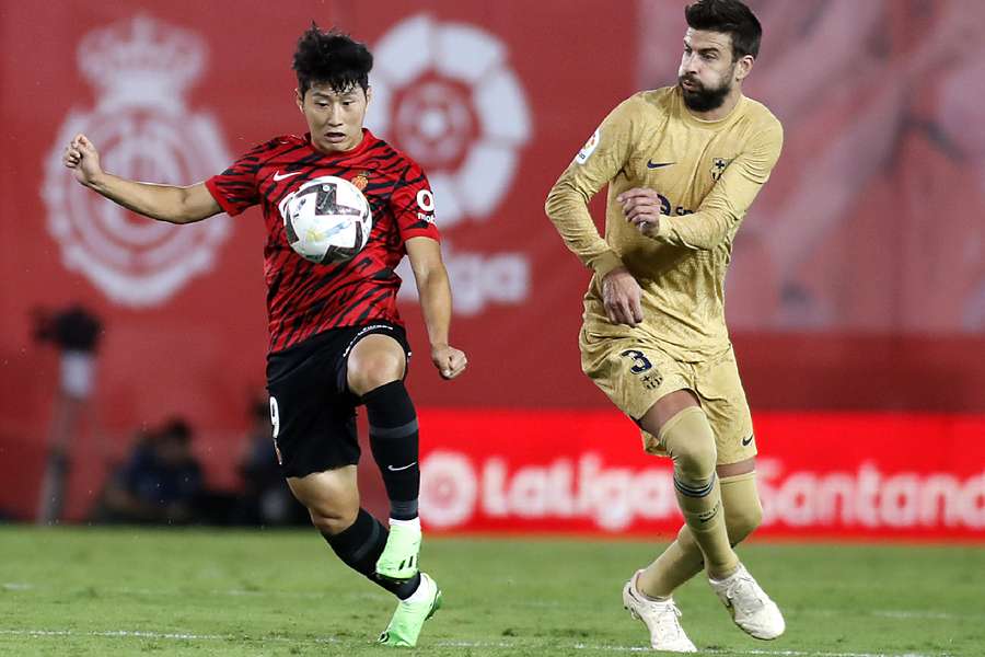 La doble alegría de Piqué: vuelve al once y su Andorra tumba a un gigante