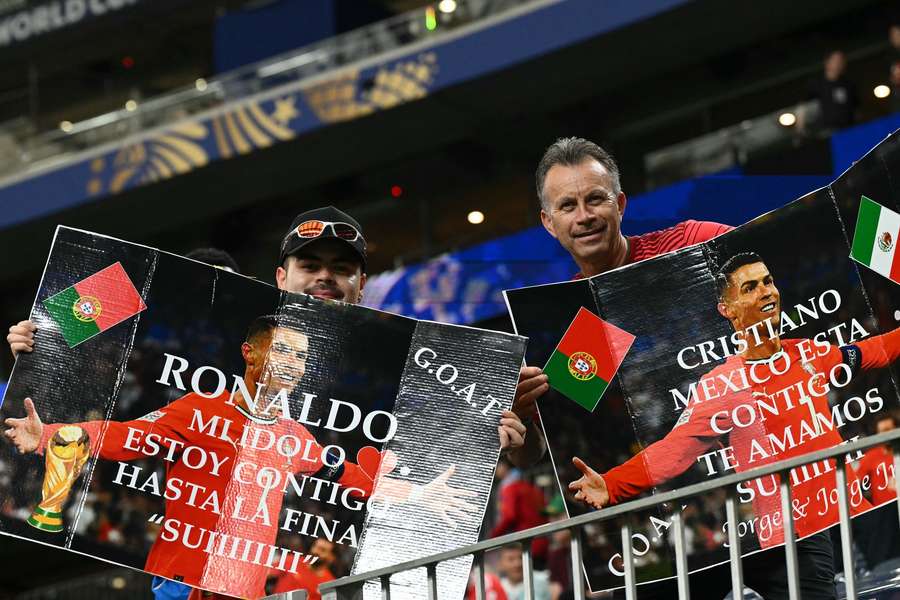 Adeptos mexicanos torcem por Cristiano Ronaldo Adeptos mexicanos torcem por Cristiano Ronaldo