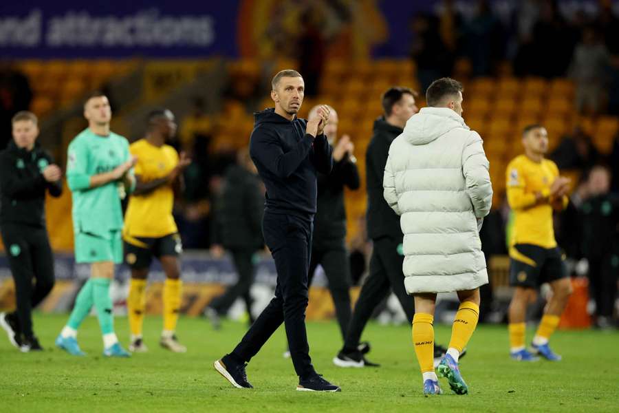 Gary O'Neil salutes the Wolves fans