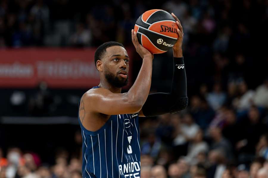 Jordan Loyd zdobył 25 pkt, ale jego zespół Anadolu przegrał z Bahcesehir Jordan Loyd zdobył 25 pkt, ale jego zespół Anadolu przegrał z Bahcesehir