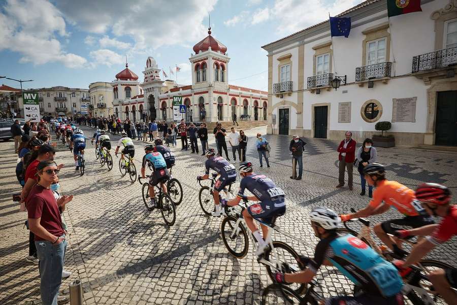Ciclistas na Volta ao Algarve