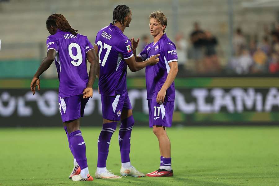 L'esultanza dei viola dopo un gol L'esultanza dei viola dopo un gol
