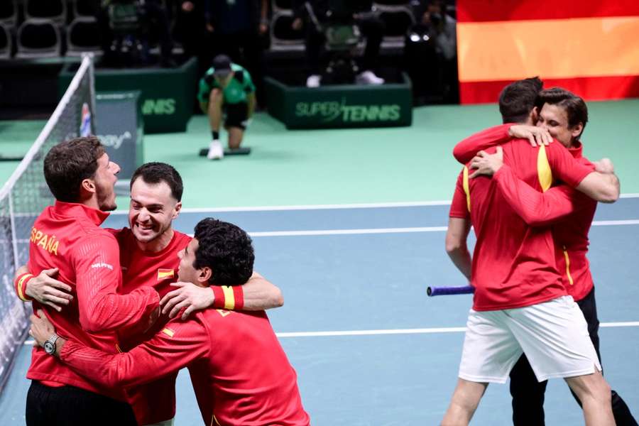 Los jugadores de España celebran su pase a la final de la Copa Davis tras ganar a Alemania