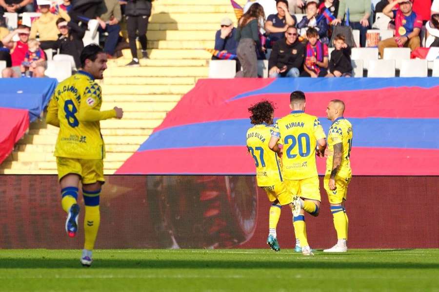 Las Palmas celebrate in Montjuic