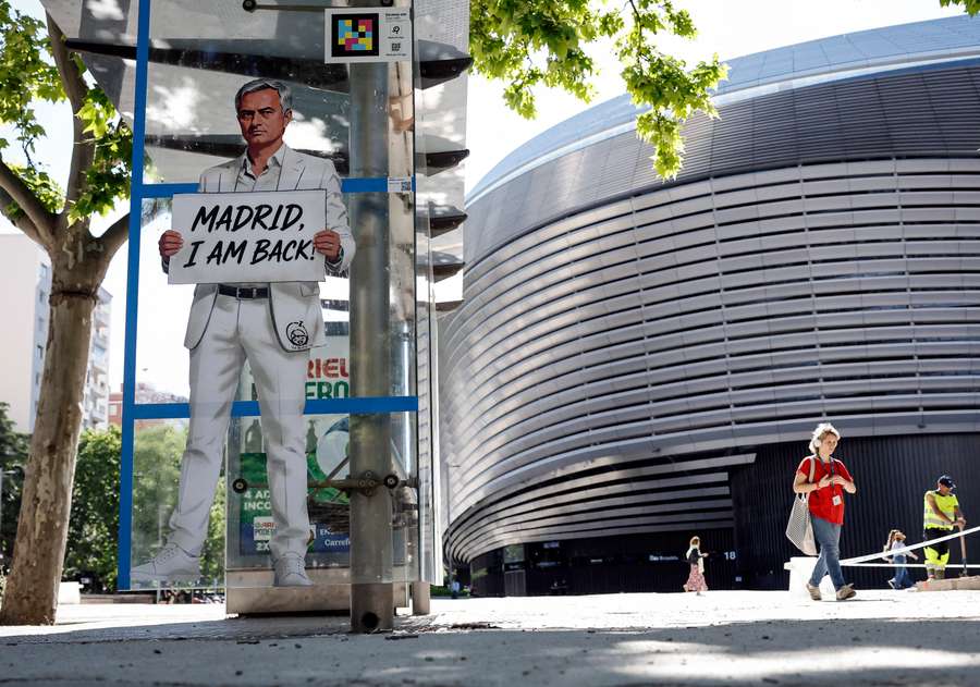 Cartaz marca a volta de Mourinho ao Bernabeu