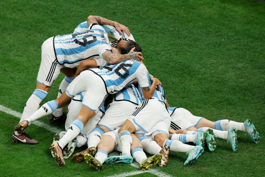 En VM-finale til historiebøgerne - se facts og rekorder fra Argentina - Frankrig