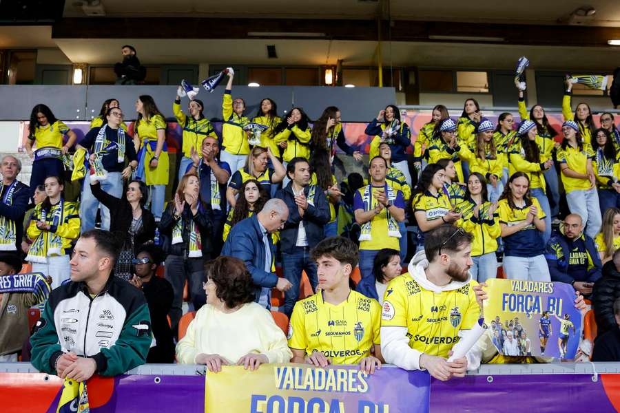 Adeptos do Valadares no apoio à equipa