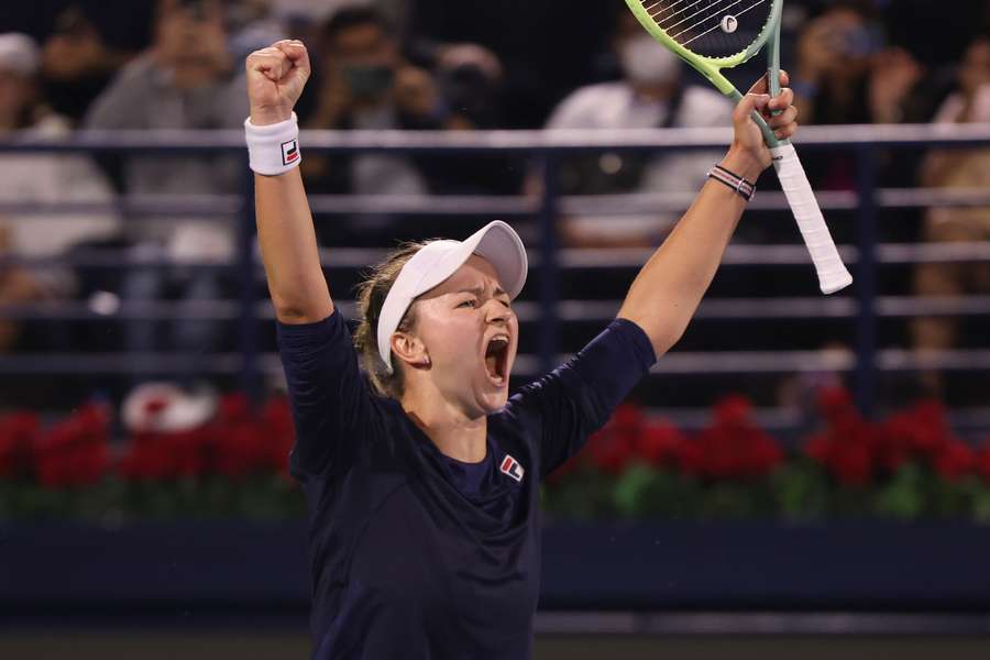 Krejcikova se classifica para segunda rodada do WTA 250 de Birmingham