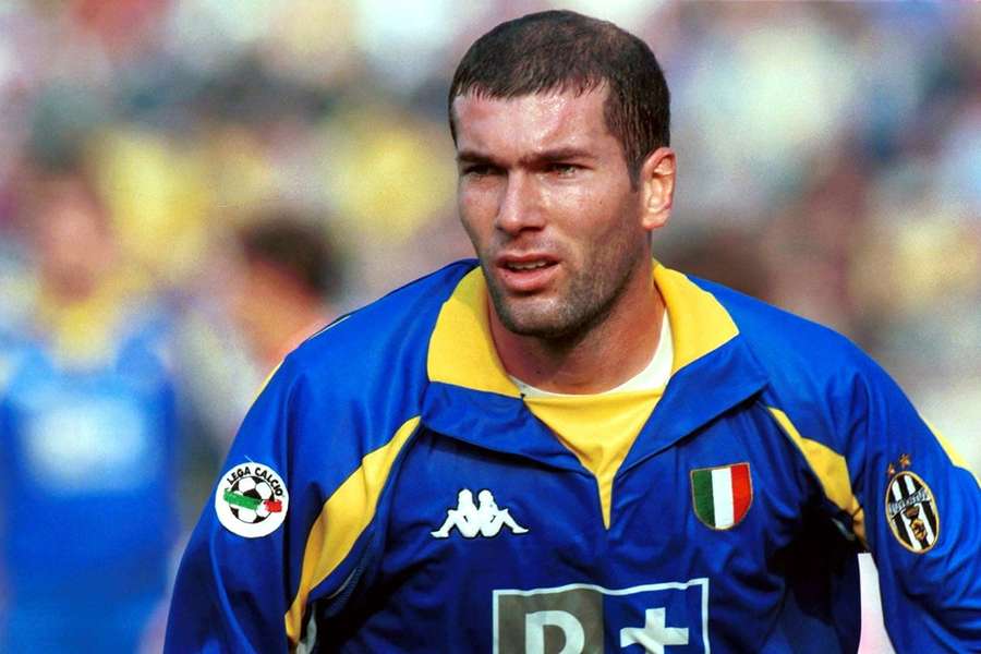 Zidane quando se mudou para a Juventus, oriundo do Bordéus