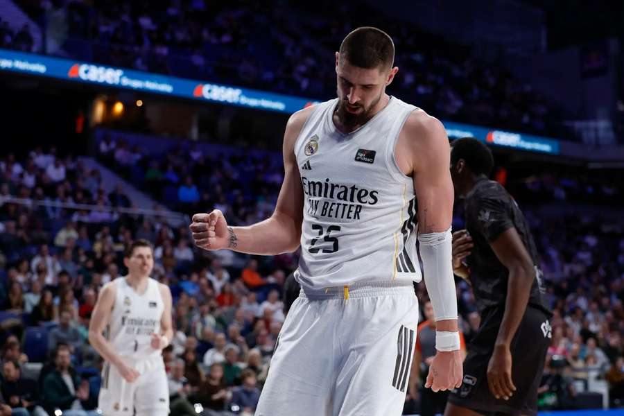 Alex Len Alex Len