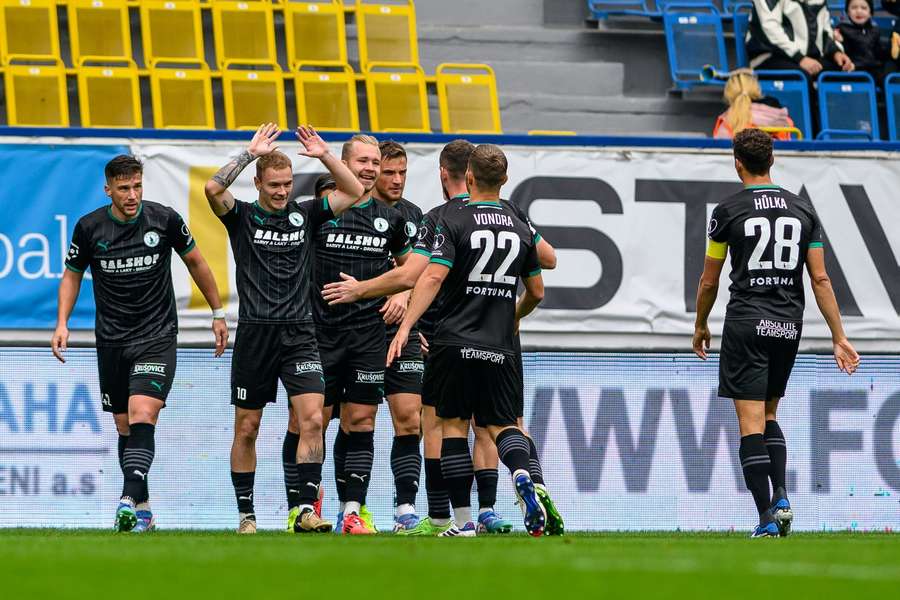 Vítězství Bohemians zařídili Matoušek s Drchalem (druhý a třetí zleva).