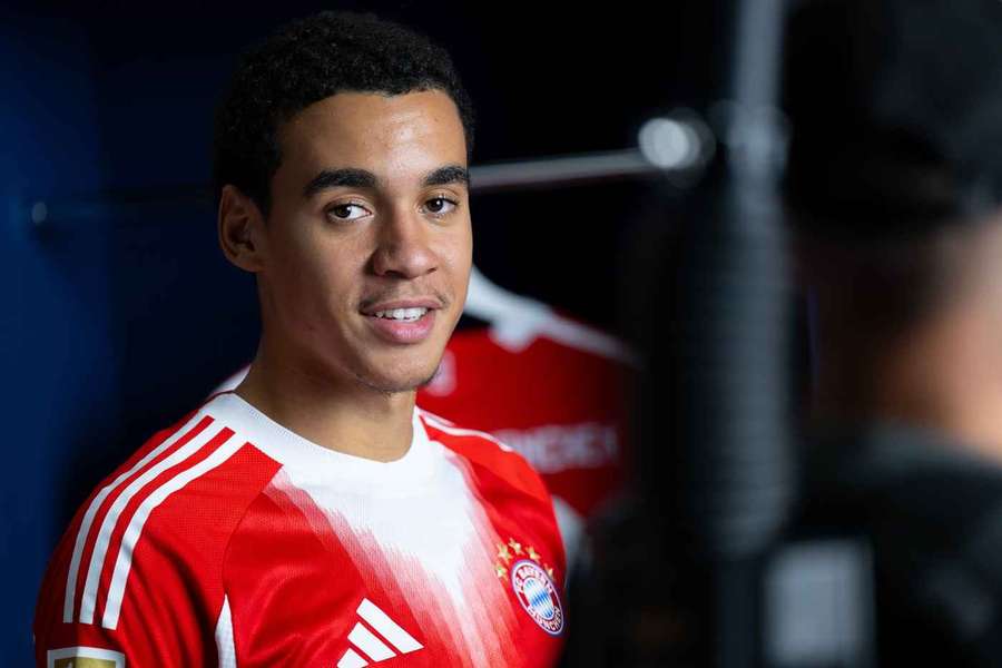 Jamal Musiala möchte das Trikot bald auch wieder auf dem Feld tragen.