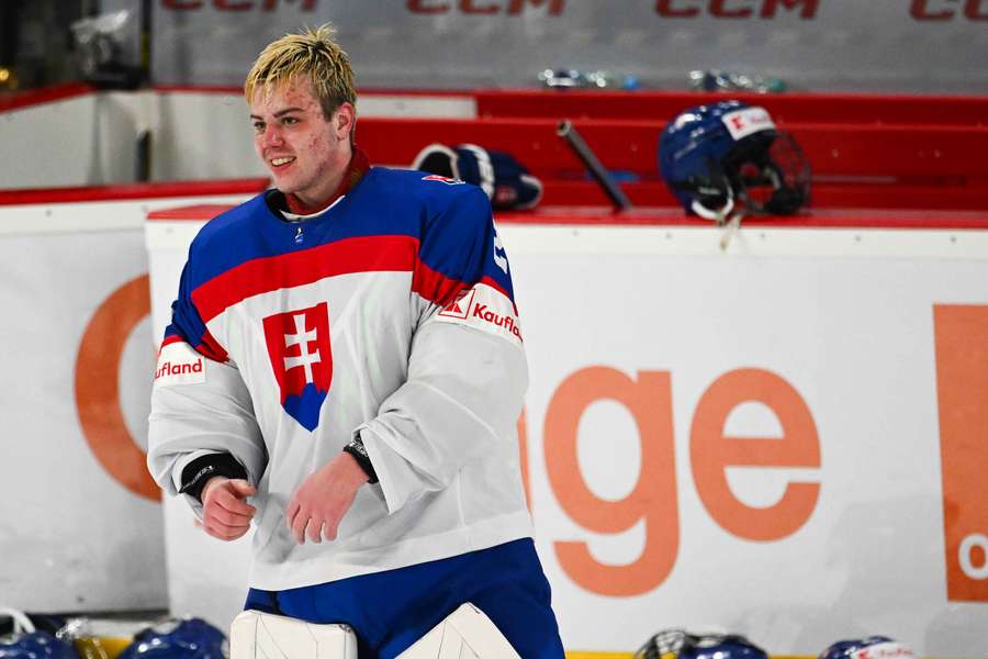 Čelko by mohol debutovať v seniorskom hokeji. Čelko by mohol debutovať v seniorskom hokeji.